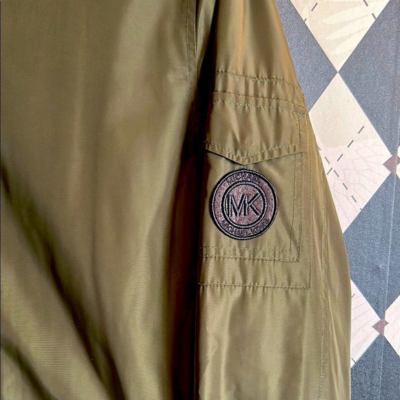 Michael Kors Olive Green Trench Coat - Quilted Lining, Women's Medium, Classic - Picture 3 of 6